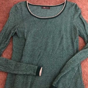 The North Face casual sweater super comfortable